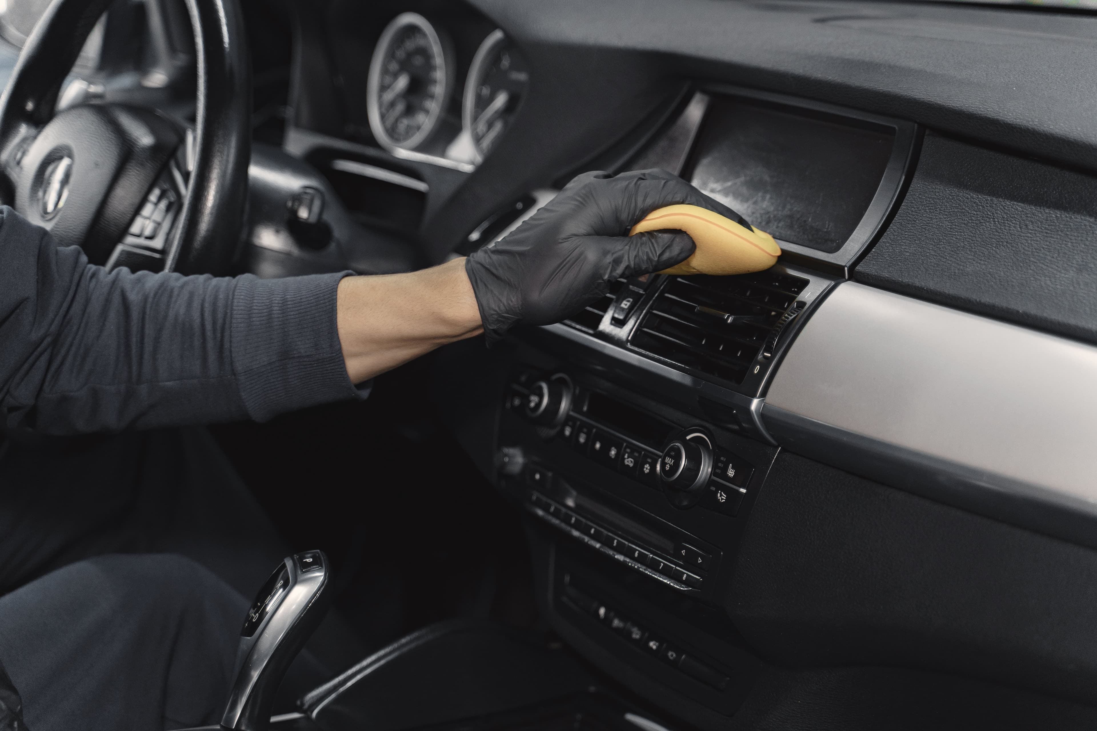 Detailing cockpita